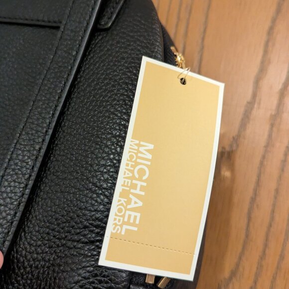 NWT Michael Kors Erin Medium Zip Pocket Leather Backpack Gold Tone Hardware - Picture 3 of 7